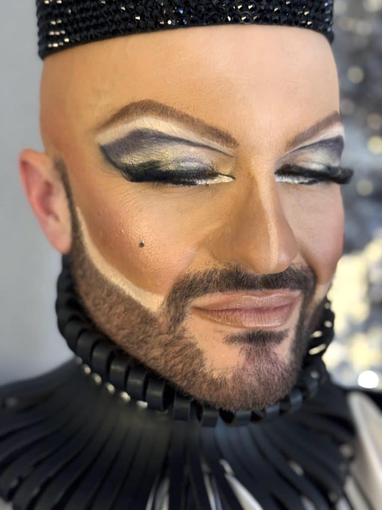 Le détail du maquillage - Drag queen Patchouli